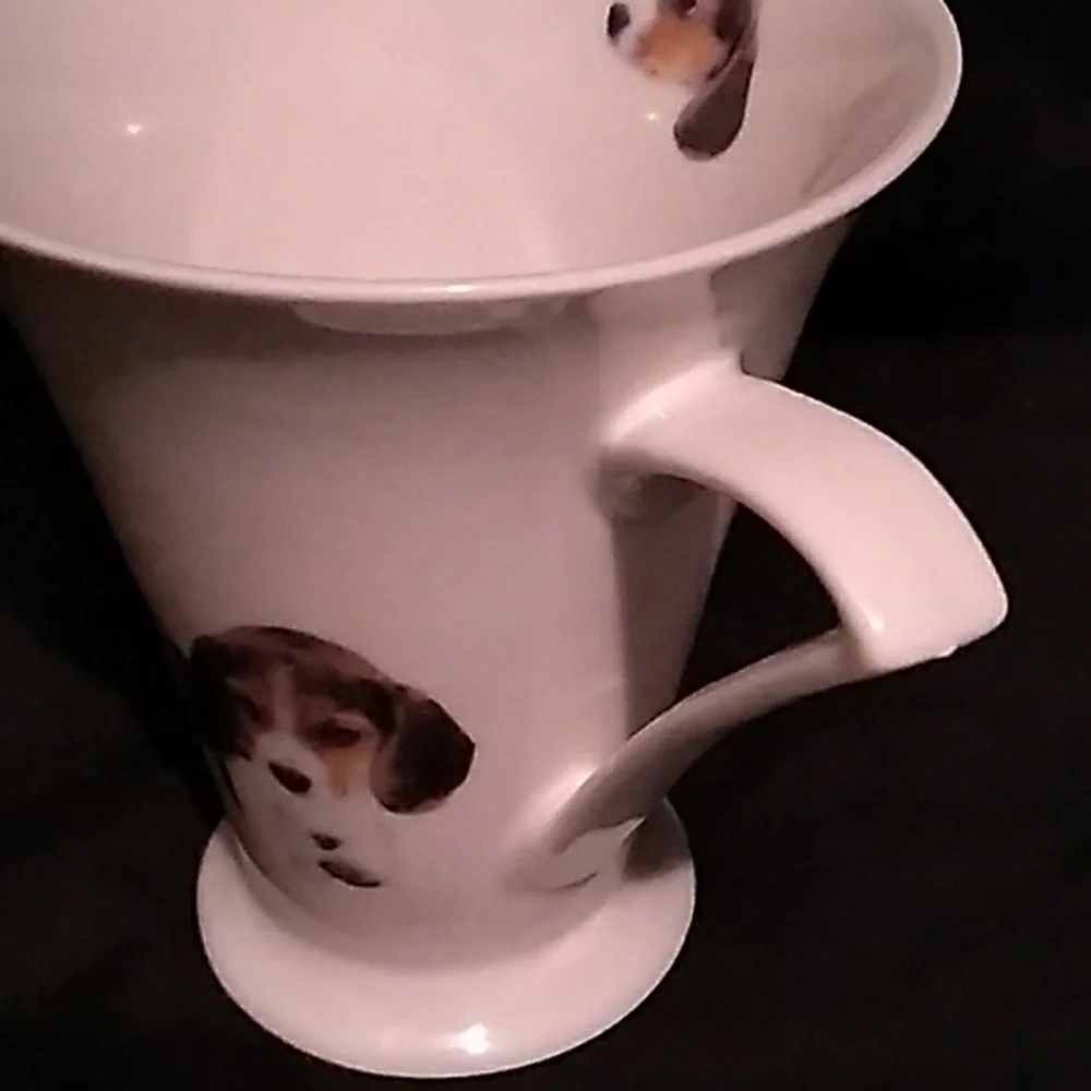 Fluted Shape Ceramic Mug with Beagle Puppy Design (B2) - Picture 3 of 7